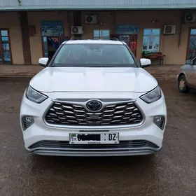 Toyota Highlander 2020