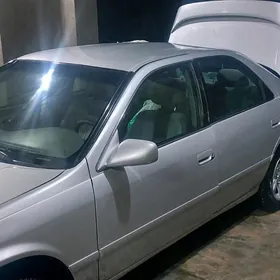 Toyota Camry 2000
