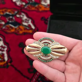 Kümüş hürrem broșga