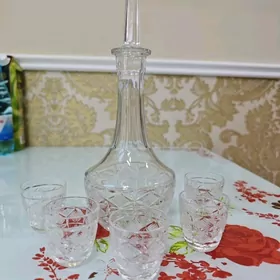 Винтажный графин и стопки