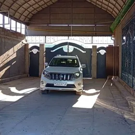 Toyota Land Cruiser Prado 2013