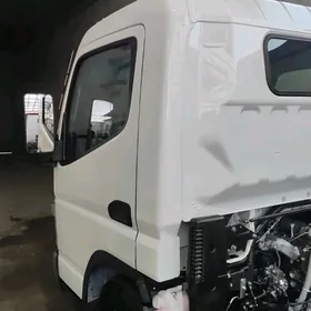 Mitsubishi Canter 2025