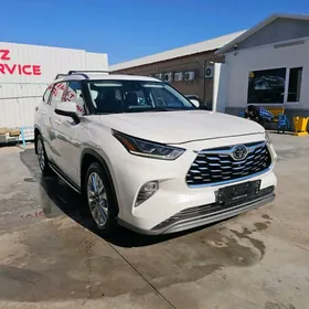 Toyota Highlander 2020