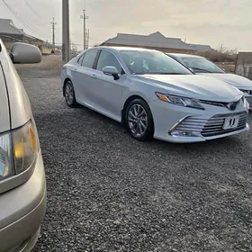 Toyota Camry 2023