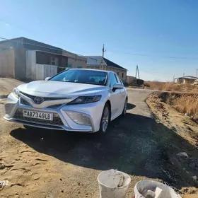 Toyota Camry 2021