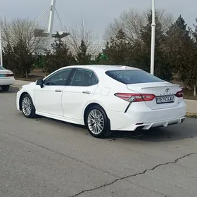 Toyota Camry 2020