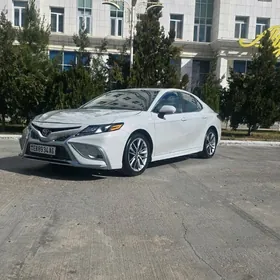 Toyota Camry 2022