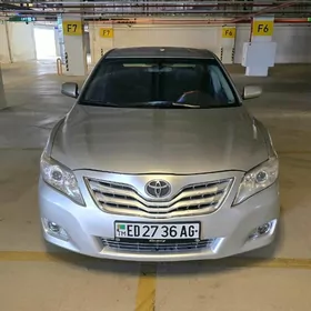 Toyota Camry 2011