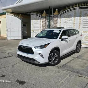 Toyota Highlander 2022
