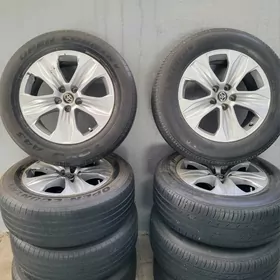 MICHELIN 235/65R18
