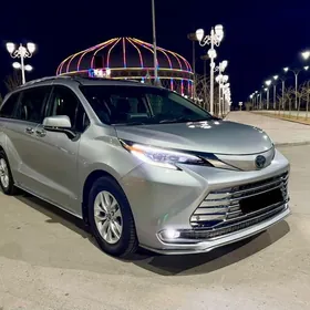 Toyota Sienna 2021