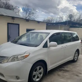 Toyota Sienna 2012