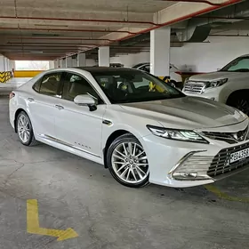 Toyota Camry 2021