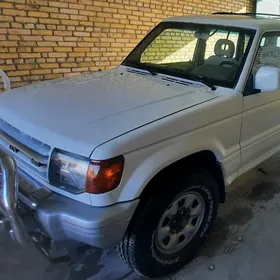 Mitsubishi Montero 1997