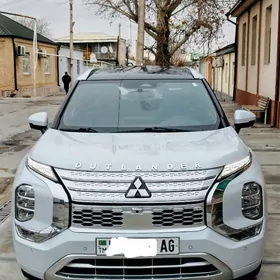 Mitsubishi Outlander 2022