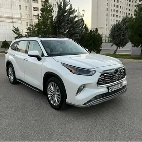 Toyota Highlander 2021