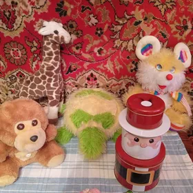 Магниты, статуэтки, игрушки