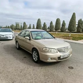 Nissan Sunny 2010