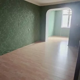 2мкр Сурикова 4ком  130квадрат