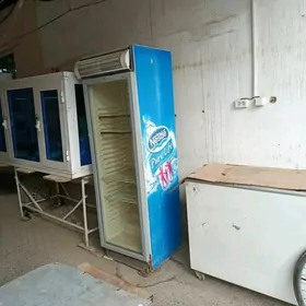 Saýat bazarda satlyk yer