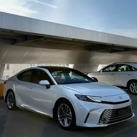Toyota Camry 2025