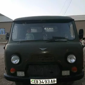 UAZ 452 1989