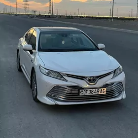 Toyota Camry 2018