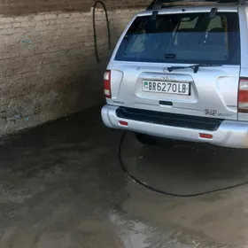 Nissan Pathfinder 2003