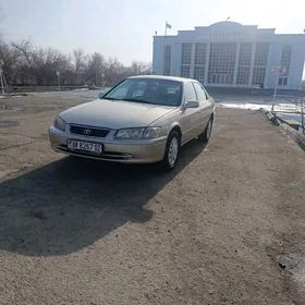 Toyota Camry 2000