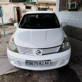 Nissan Versa 2010