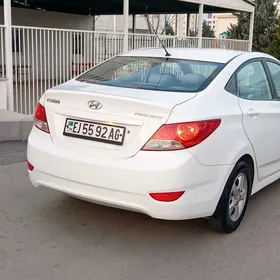 Hyundai Accent 2011