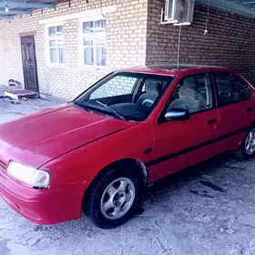 Nissan Primera 1994
