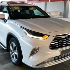 Toyota Highlander 2022