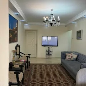 11 мкр 2 комнатная квартира