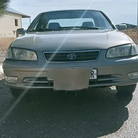 Toyota Camry 2001