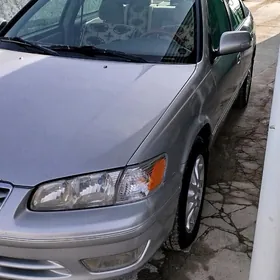 Toyota Camry 2001