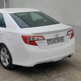 Toyota Camry 2014
