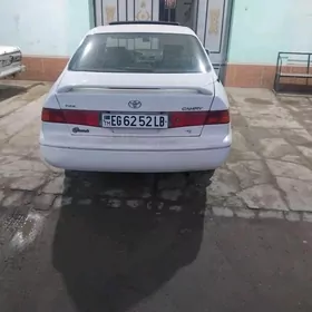 Toyota Camry 2000
