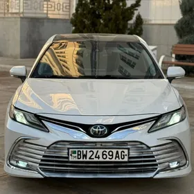 Toyota Camry 2021