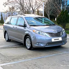 Toyota Sienna 2011