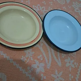 uly tarelka ve kici tarelka