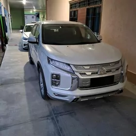 Mitsubishi Outlander 2021