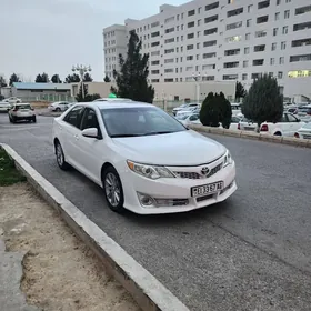 Toyota Camry 2014
