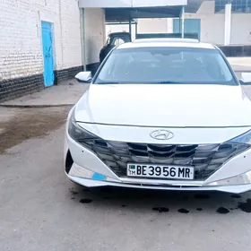 Hyundai Elantra 2021