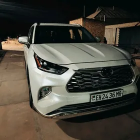 Toyota Highlander 2021