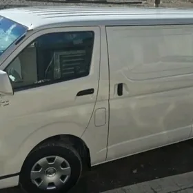 Toyota Hiace 2018