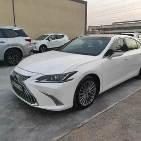 Lexus ES 350 2022