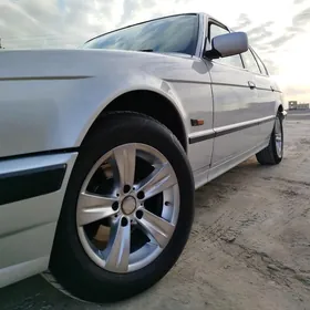 BMW 525 1990