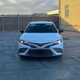 Toyota Camry 2022
