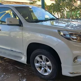 Toyota Land Cruiser Prado 2014